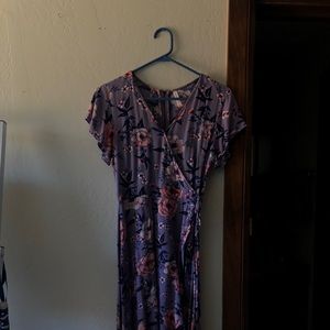 super cute floral dress!